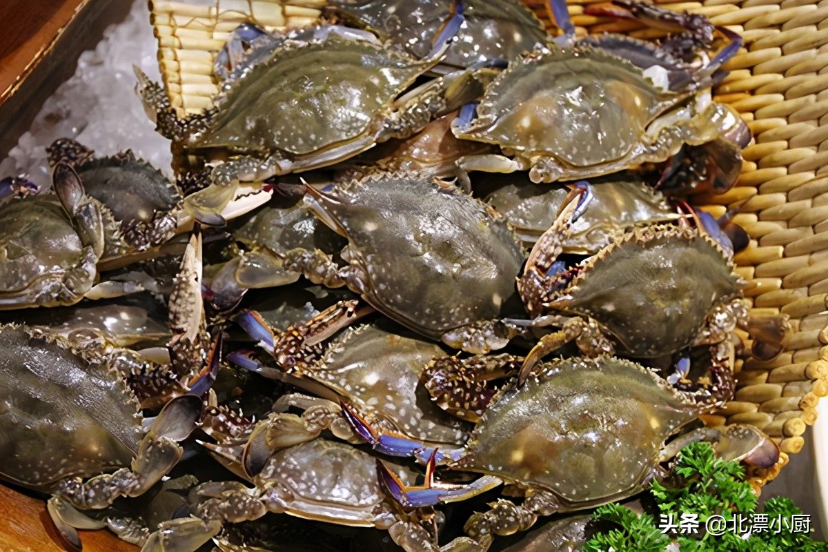 买螃蟹，公蟹和母蟹区别大；牢记3买3不买，螃蟹个个膏满黄肥