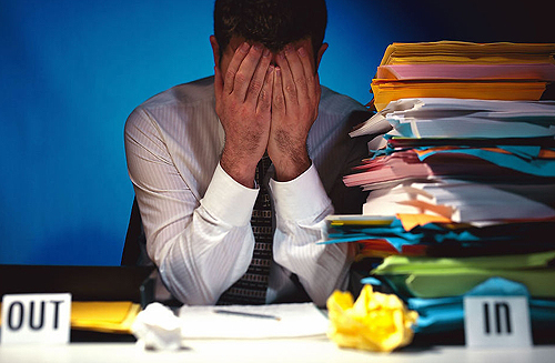 教师辞职，医护被裁，拒绝加班被罚款，这个五