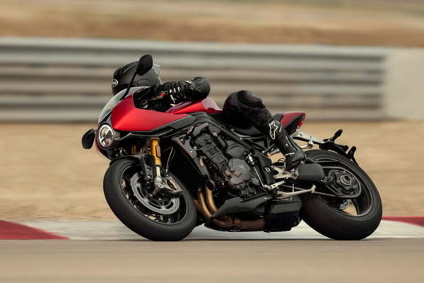 ����Triple 1200RS�����������ӵ�ͷ����ӵ��180ƥ����