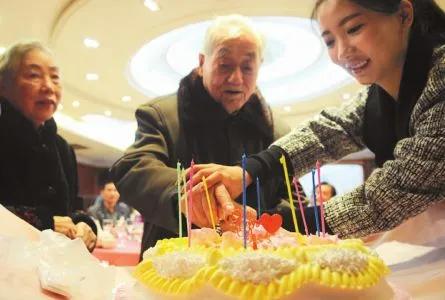 35,曹守成,106岁,1915年生 四川南充人,老红军,建国后,转业到四川南充