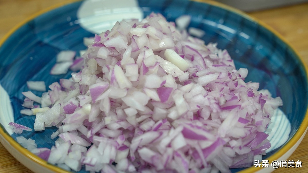 10分钟做锅万能酱，适合各种饼类、海鲜、烧烤、比老干妈好吃多了