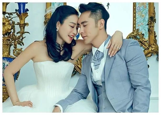 钟丽缇写诗表白丈夫，字里行间暗藏心酸，姐弟恋真的不行了？