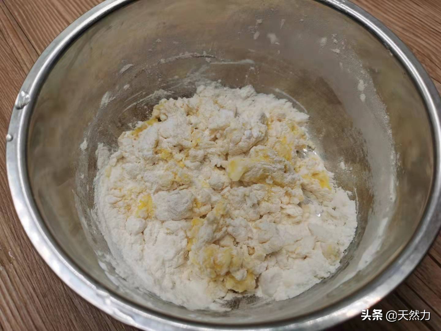 在家也能轻松做出广东名菜蛋黄焗南瓜，详细经验干货做法，收藏了