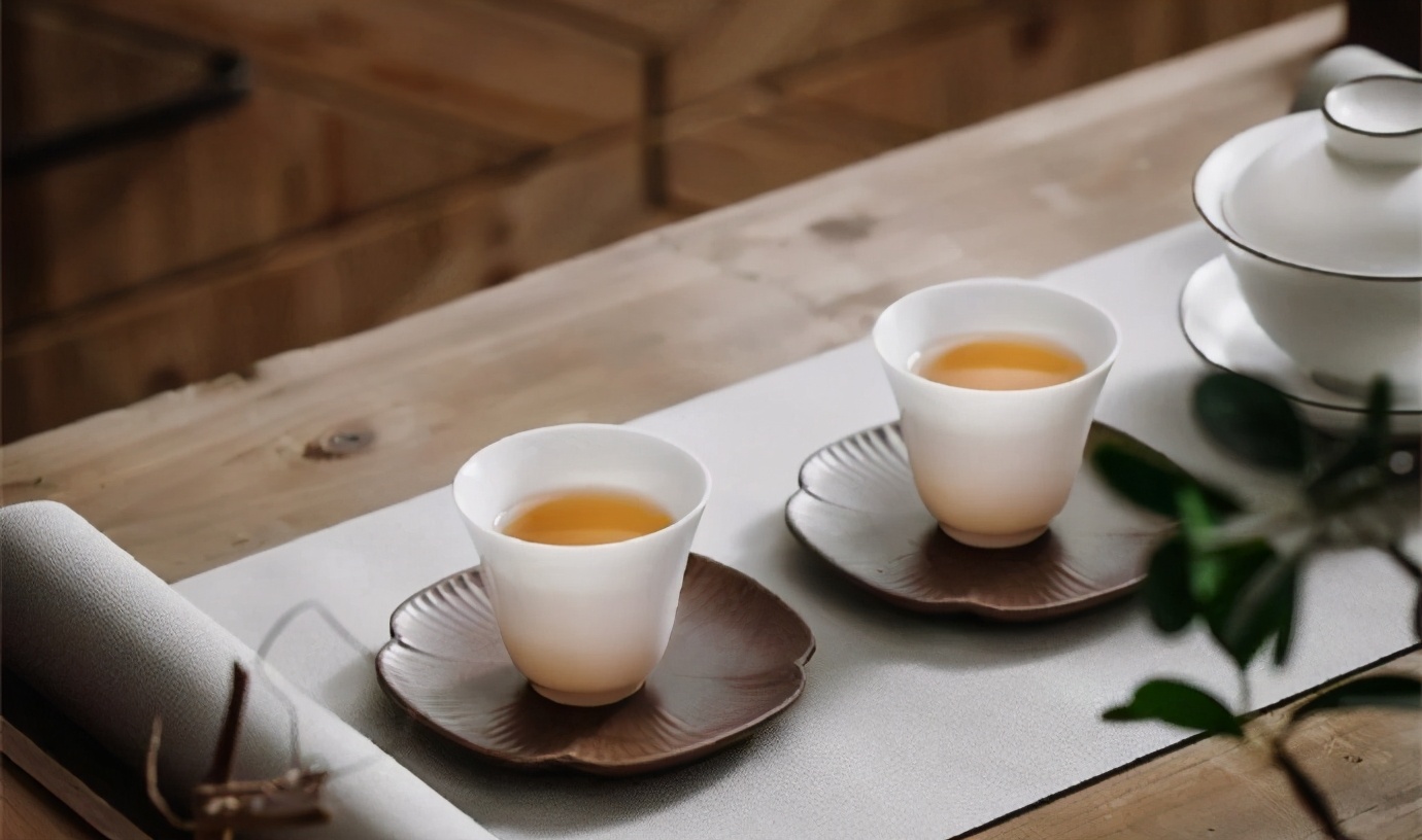 200万吨库存茶根本喝不完！谁能引领中国茶叶第三次产业革命？