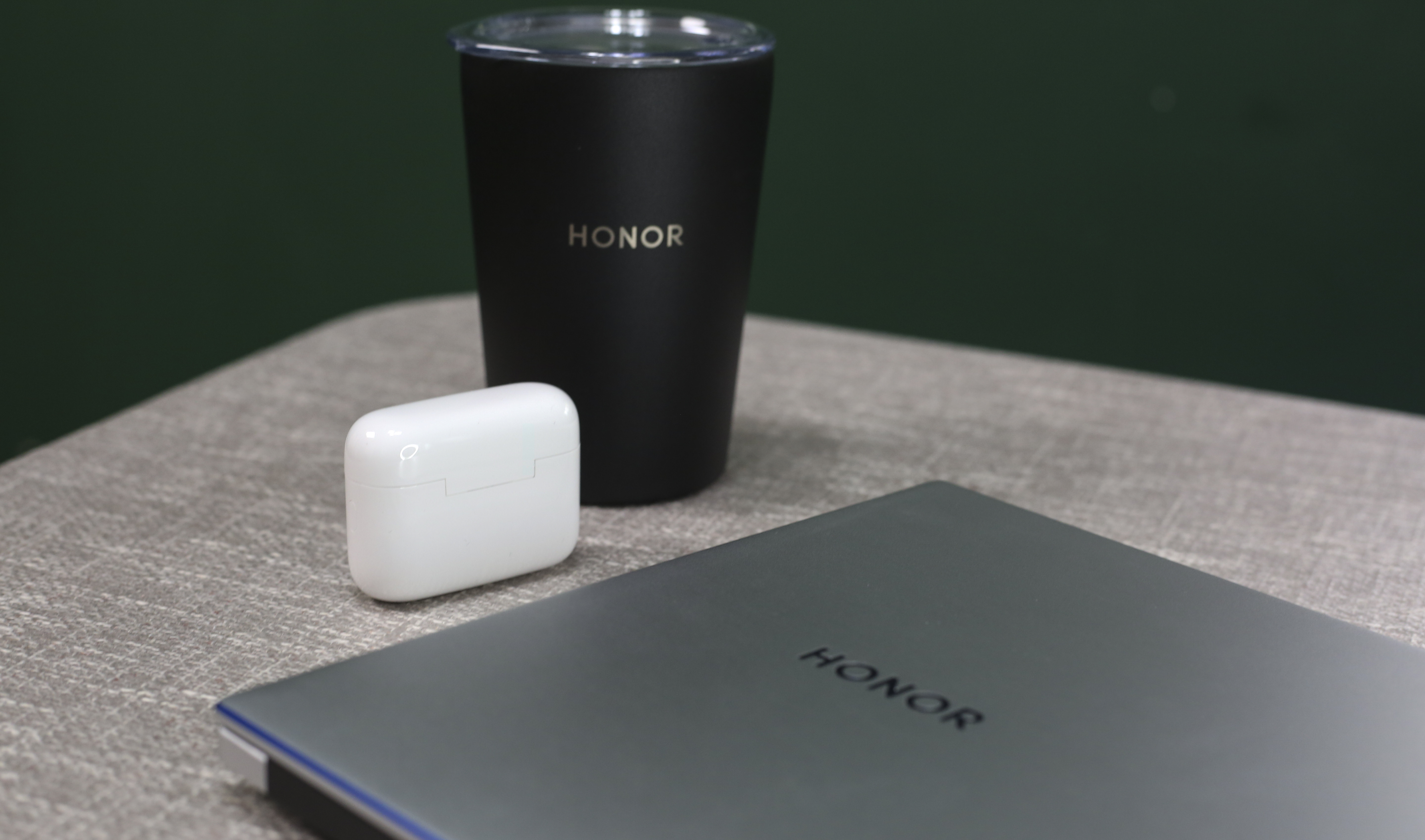 持久聆听、久到离谱！荣耀Earbuds 2 SE上手实测，降噪确实强大