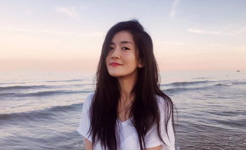 烂牌打好的谢娜，才不是荧幕上那样“疯傻”，