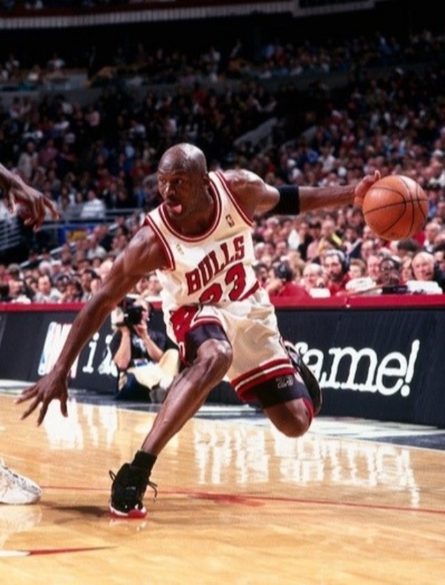 NBA季后赛很难被打破的八项纪录！詹姆斯独占两项，哈登略有尴尬
