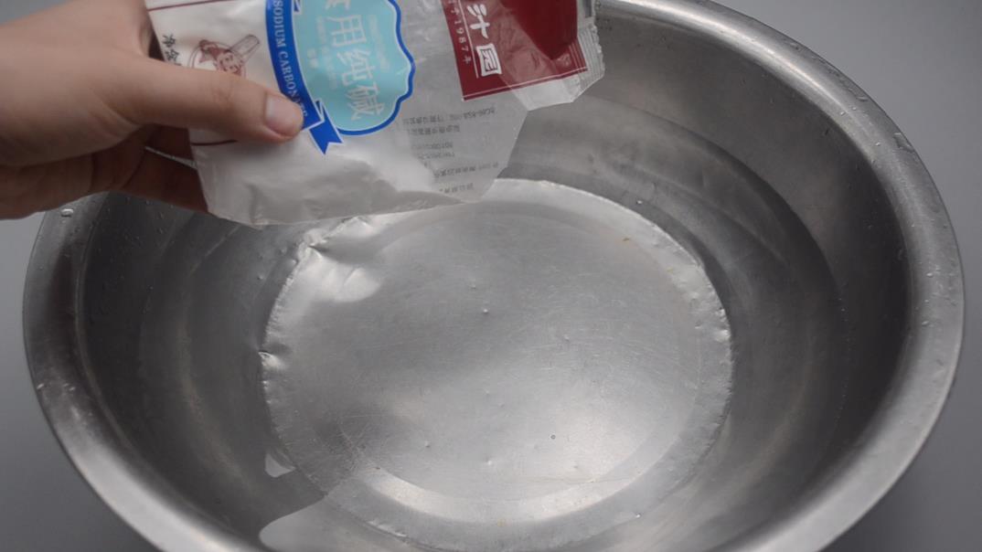 毛巾用久油腻有异味？教你一个清洗技巧，毛巾洗完柔软干净无异味