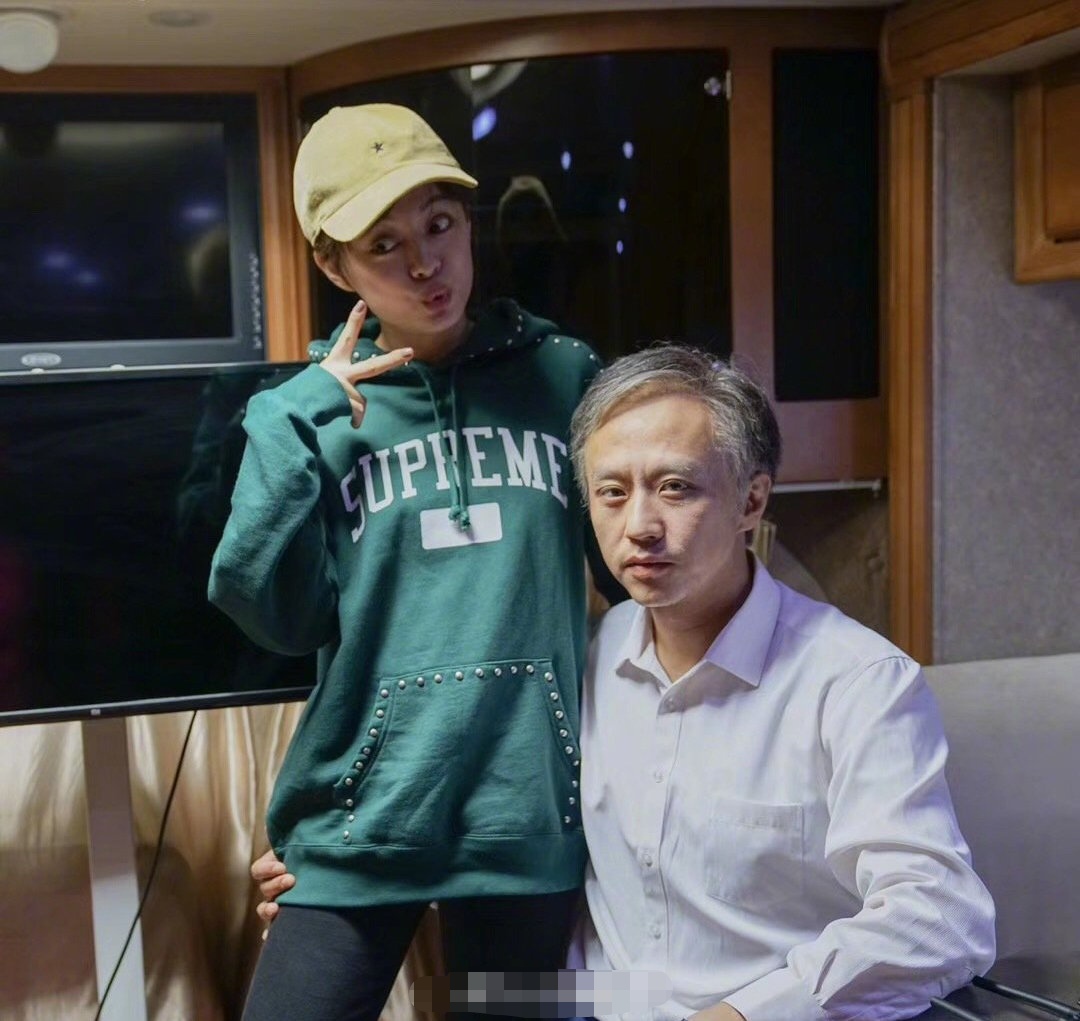 邓超孙俪庆祝结婚9年：完美伴侣，不过是一场骗