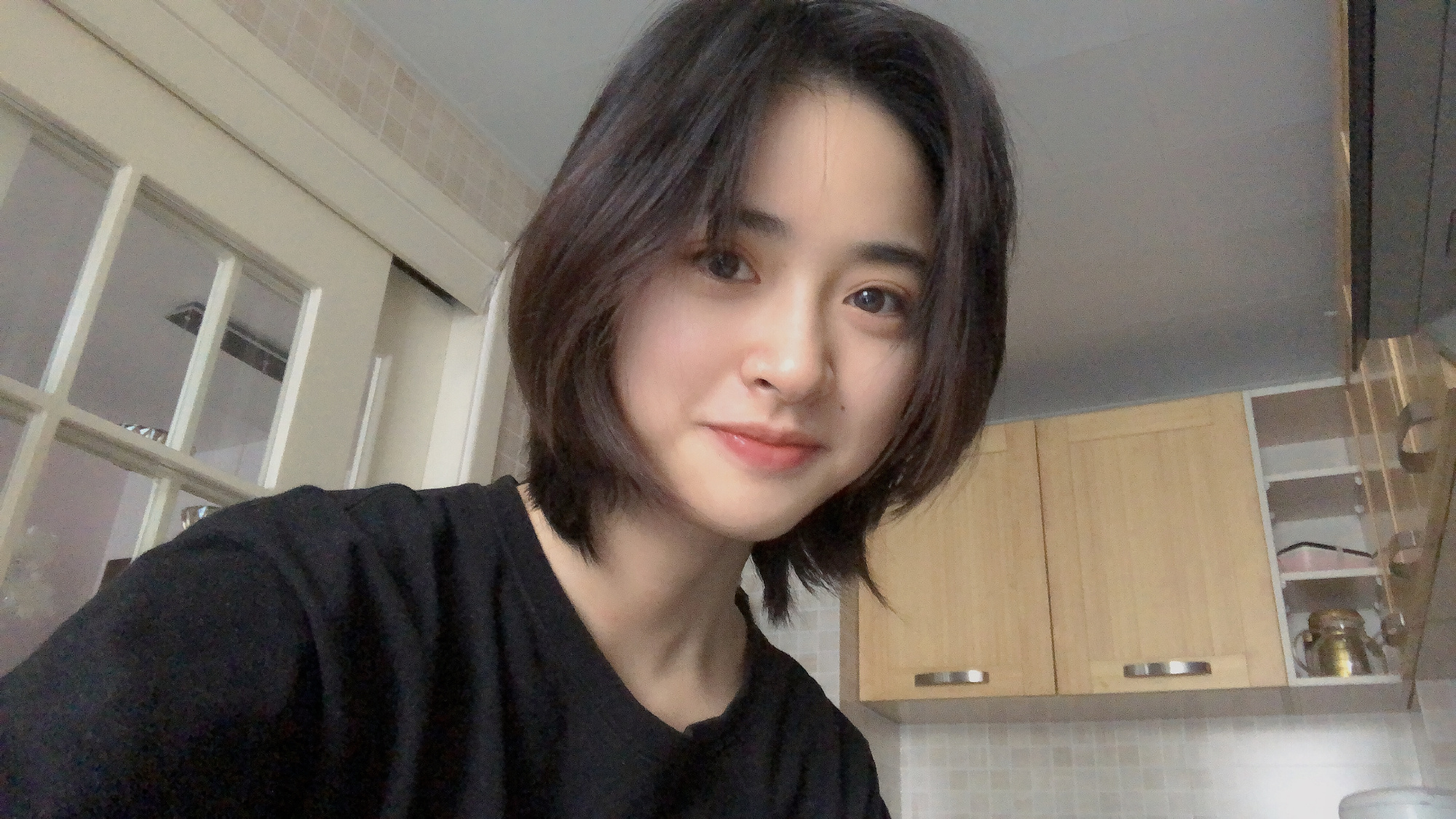 锁骨发out了！2021短发流行这么剪，烫不烫都超好看