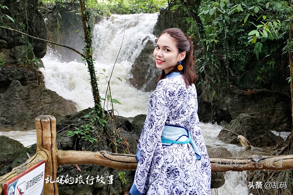 Half of Asia's largest transnational waterfall, half of China, half of Vietnam, the annual water volume is 3 times that of Huangguoshu, which is a wonder