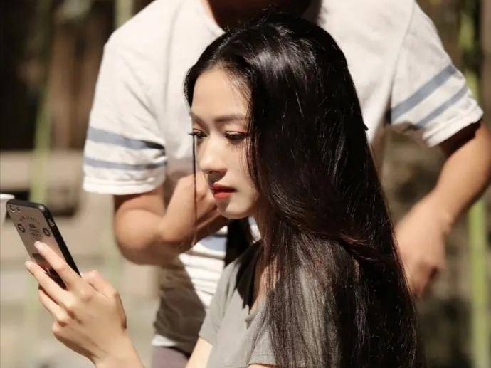 《乘风破浪的姐姐》：“101系选秀”扎堆的当下，有望破局成黑马