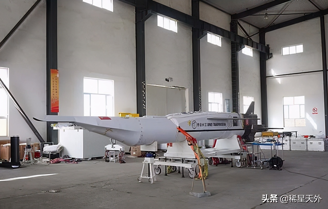 无惧美疯狂售台武器，我军即将装备世界最大空射导弹