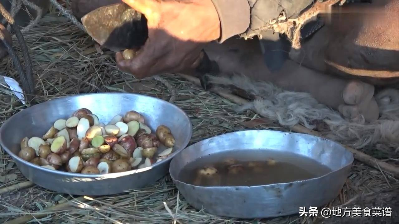 尼泊尔山区牧民特意用大米饭招待我，为表示感谢送他2000卢比