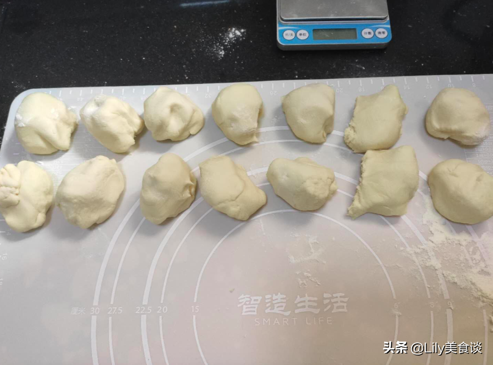 These vegetables are used as fillings together, the steamed buns are very fragrant, and they are delicious without meat, simple and nutritious