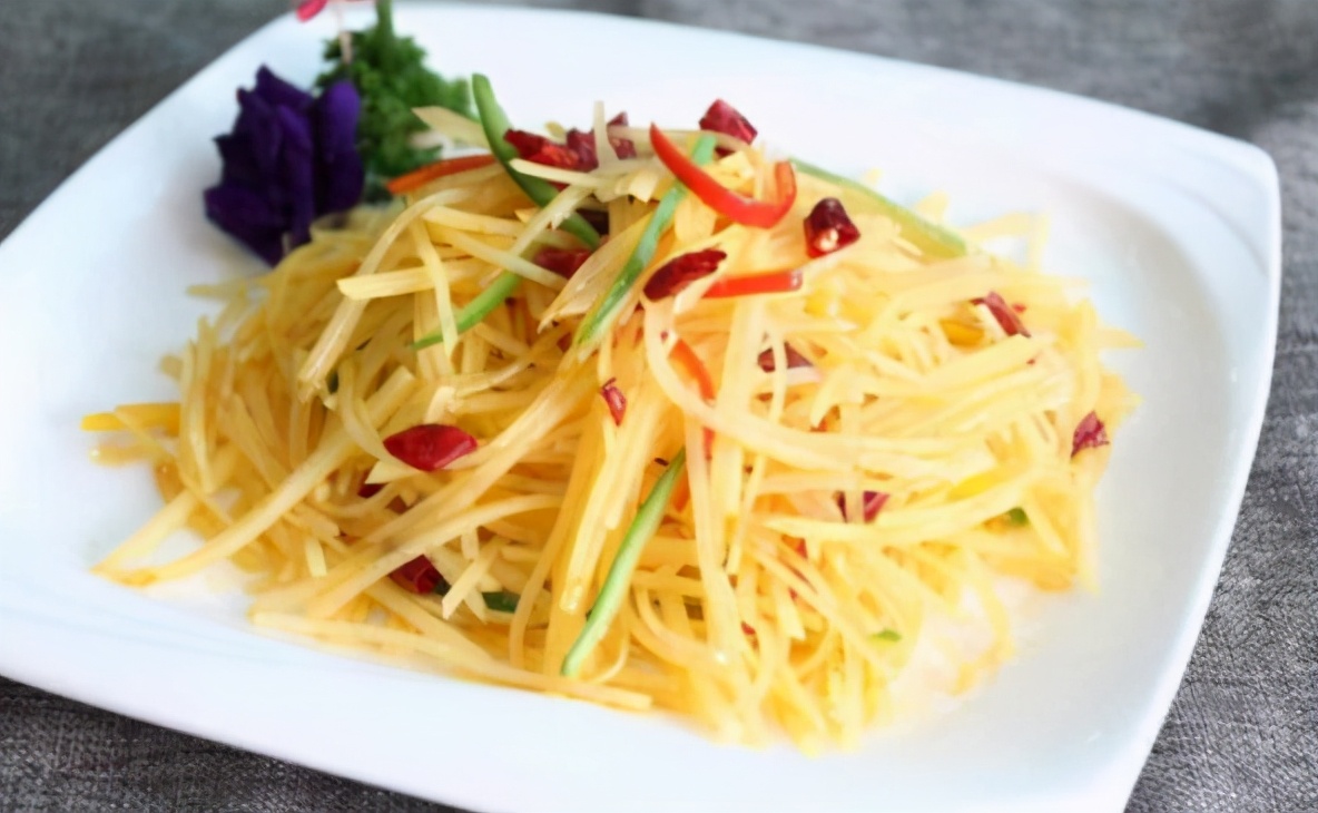 图片[1]-酸辣土豆丝做法步骤图 酸辣入味-起舞食谱网