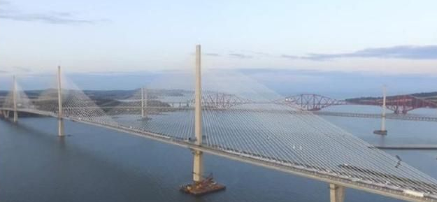 越南3000亿大桥一夜坍塌，百万民众向中国索赔，