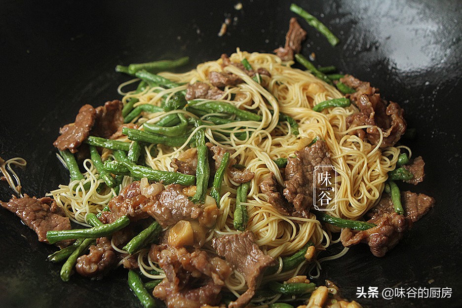 在家怎么做炒面才好吃？尝试这个做法，不粘不坨，味美又好吃