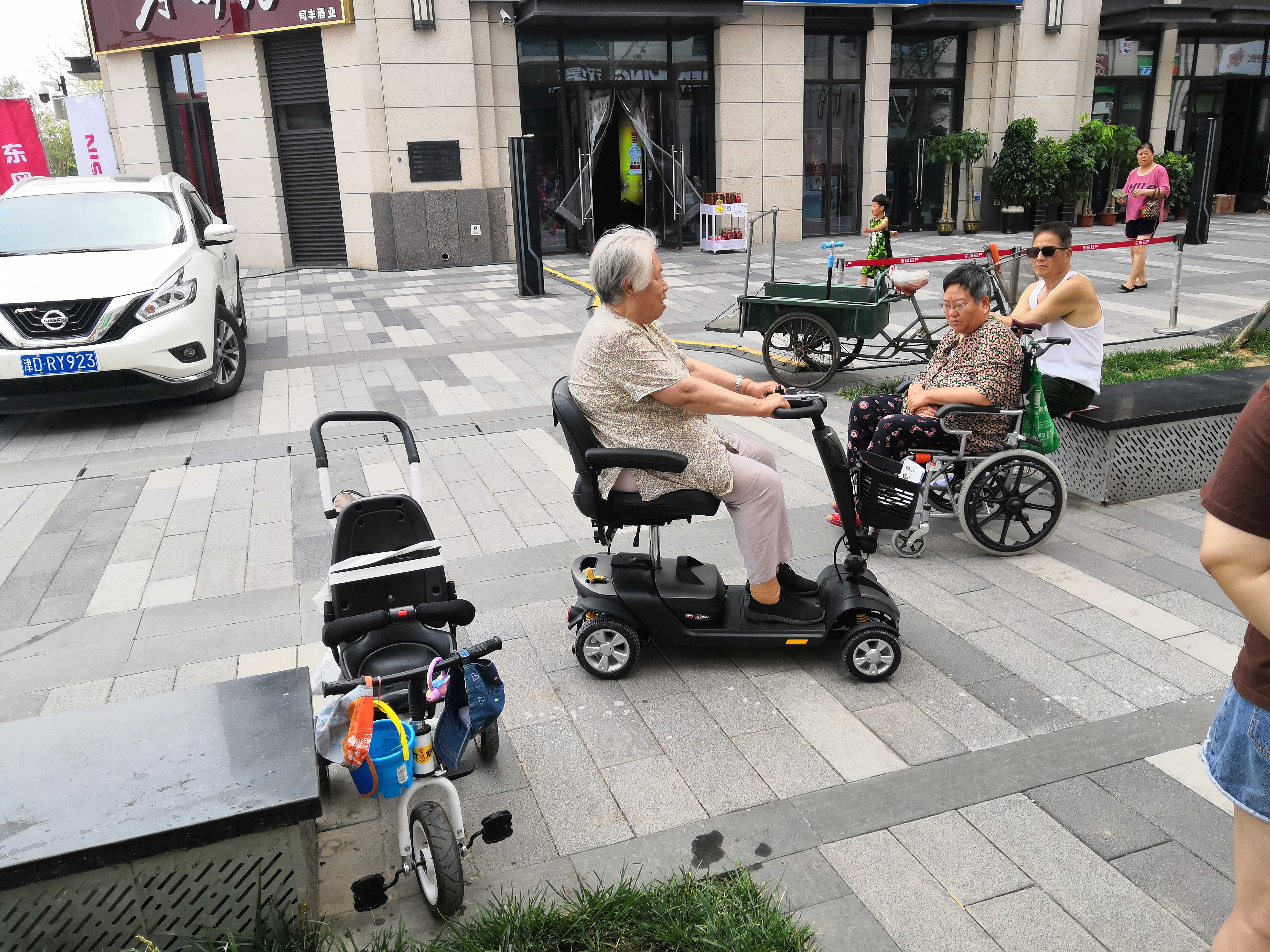 让您的出行有安全感「开天乐老年代步车」