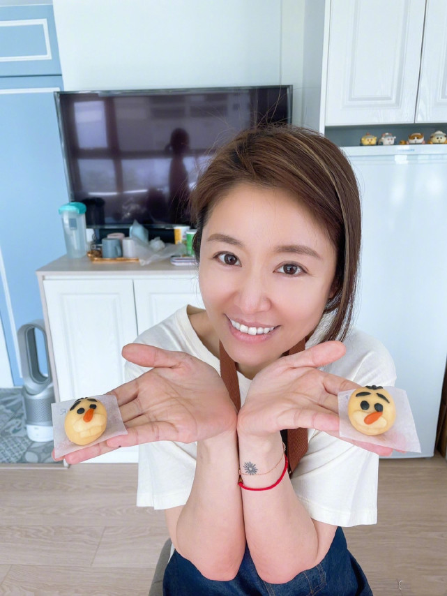 林心如再秀厨艺，变着花样给老公女儿做美食，霍建华父女太有口福