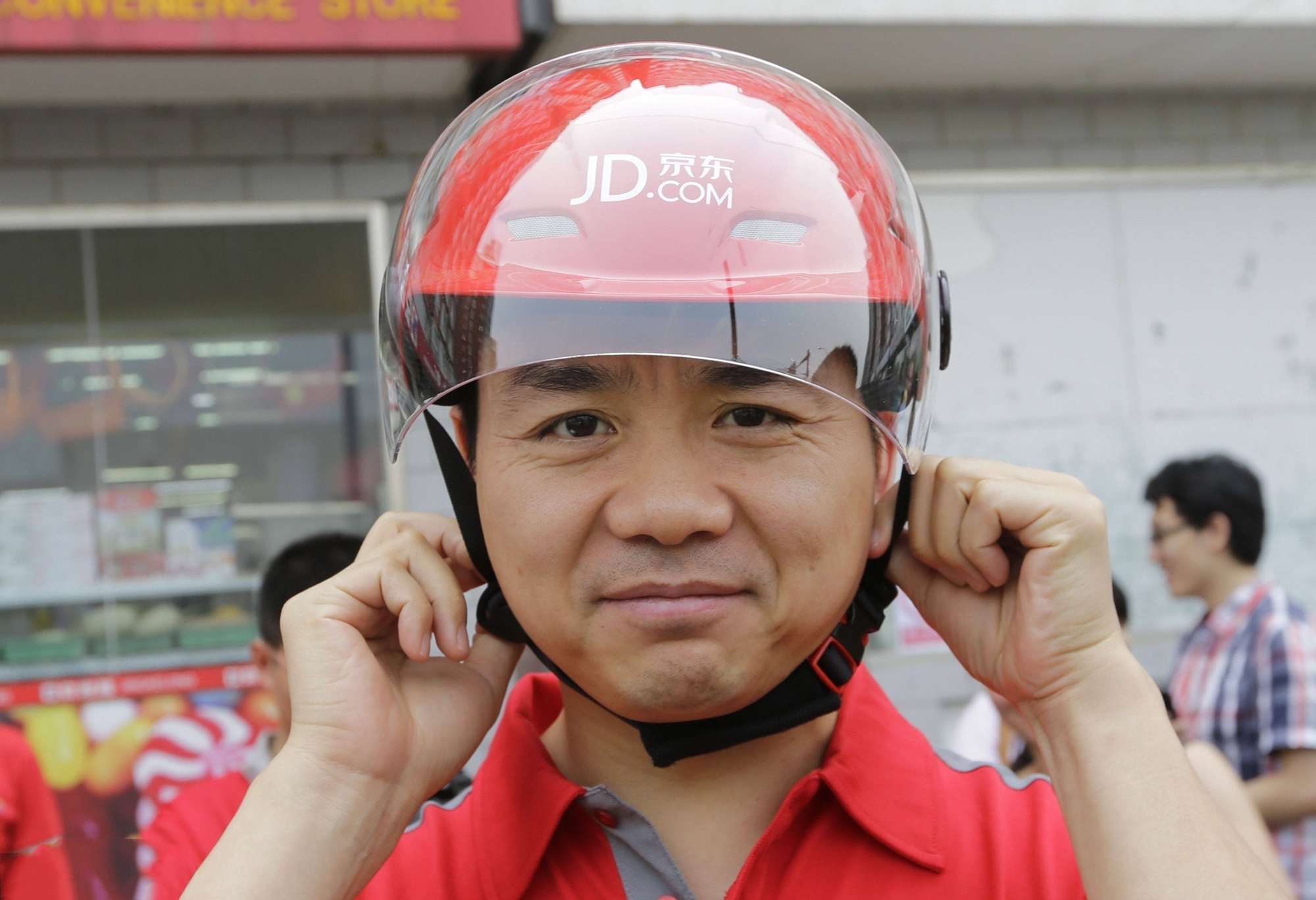 刘强东凭什么获央媒点赞？因为他在做这件事