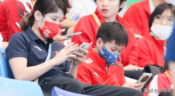 用9000元手机，全红婵飘了？真相曝光，红姐把“豪礼”送给闺蜜