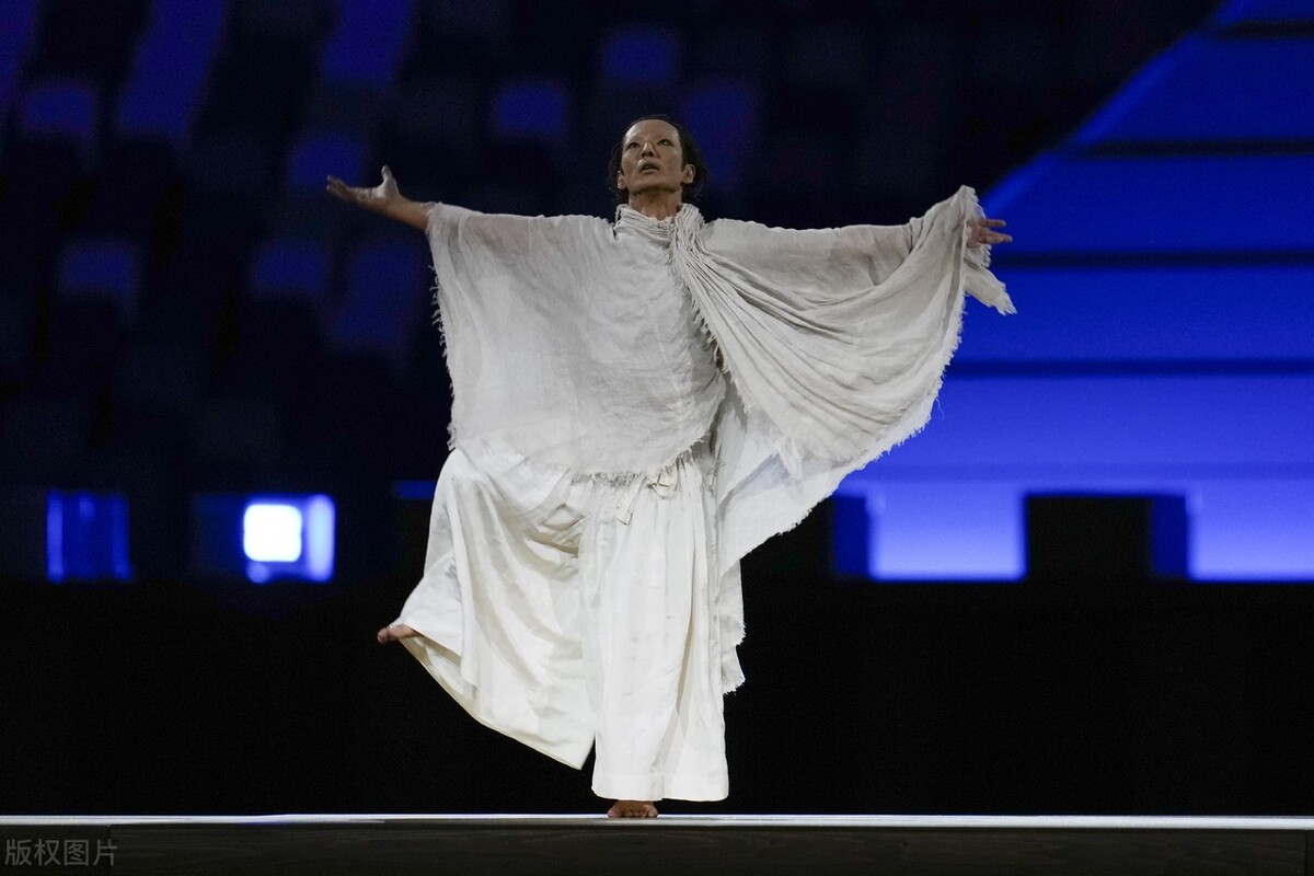 实在是欣赏不来日本所谓的文化,也理解不了,总觉得跟跳大神似的