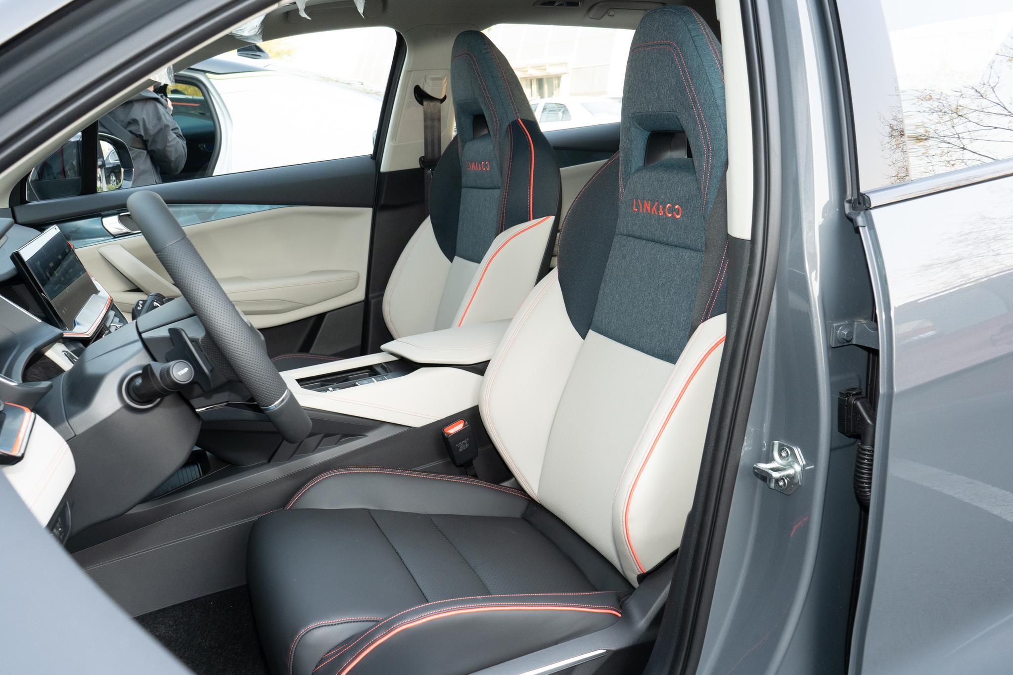 试驾领克06：上市不到3个月，交付量破10000台，它凭什么