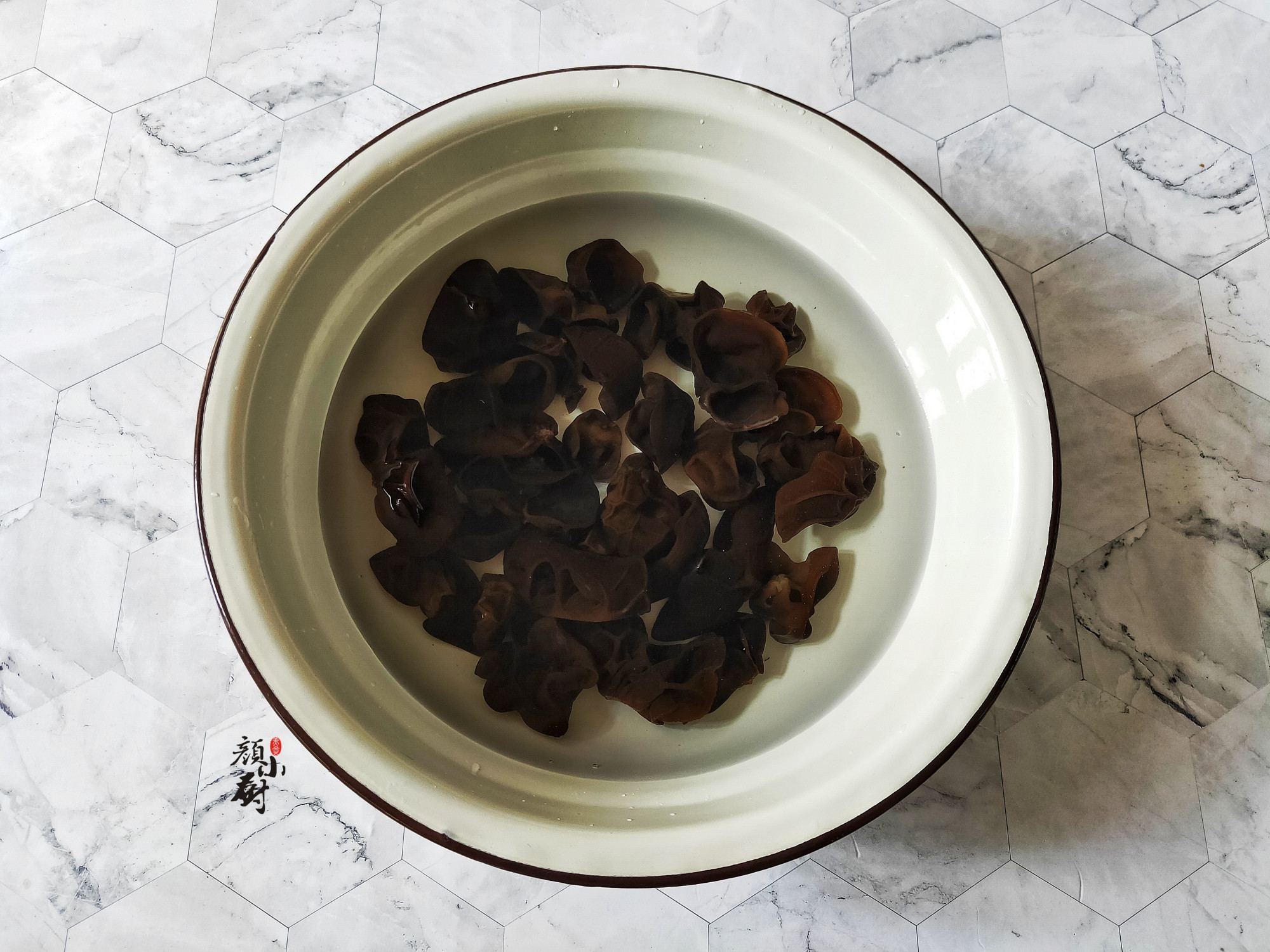 Fungus and it are a natural match. Make more for your family. Simply stir-fry, it’s more nutritious than meat.