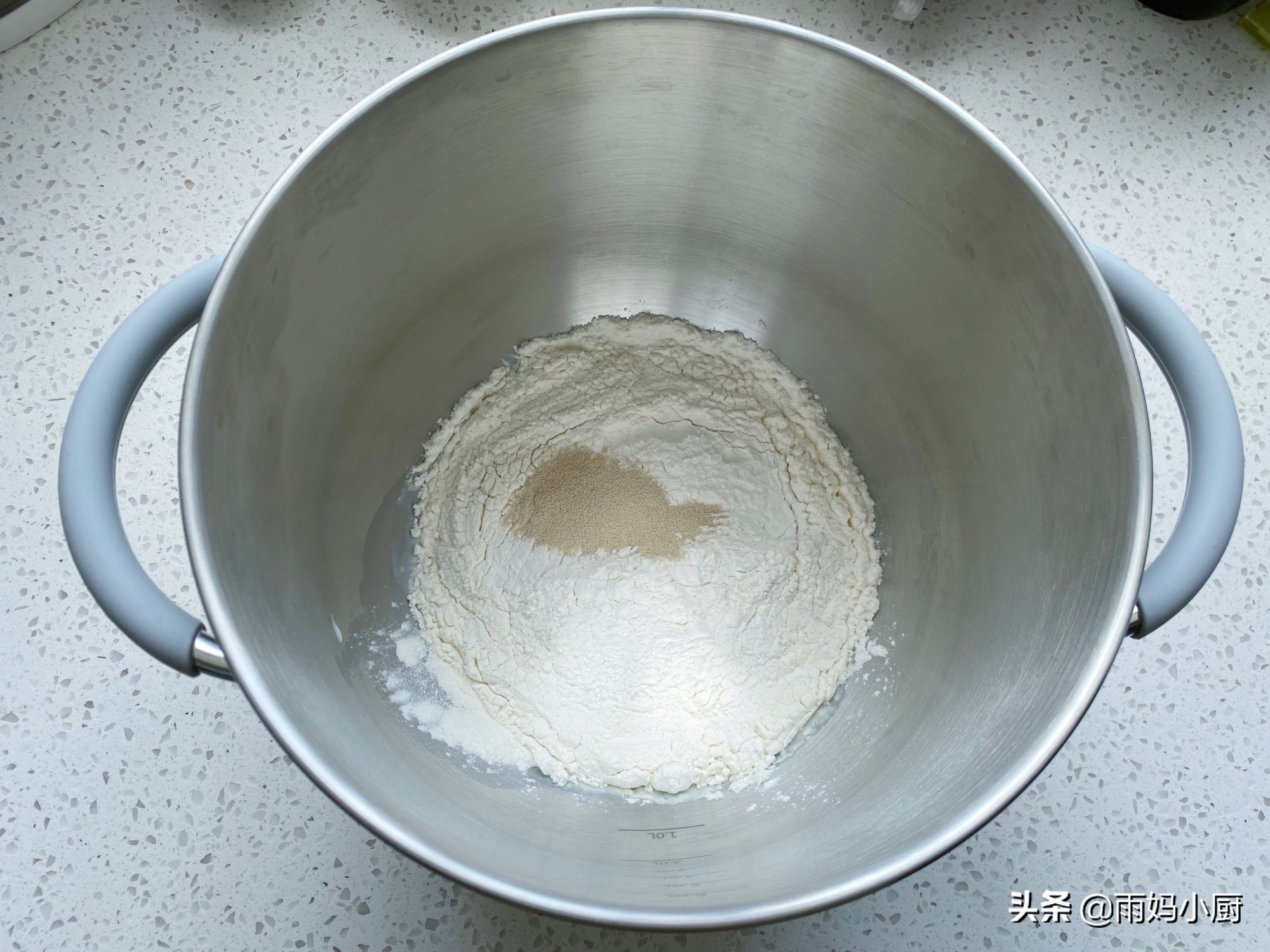 椰蓉小麵包按這個配方做，鬆軟拉絲又美味，零難度新手一次成功