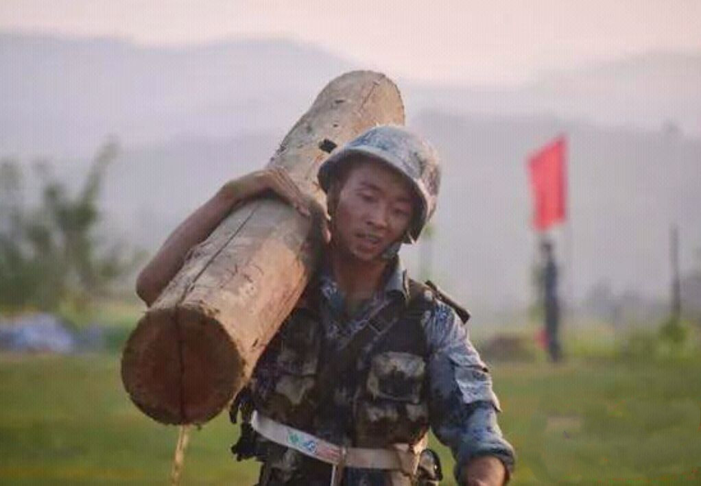 “地震男孩”程强不仅成为黄继光班班长，如今