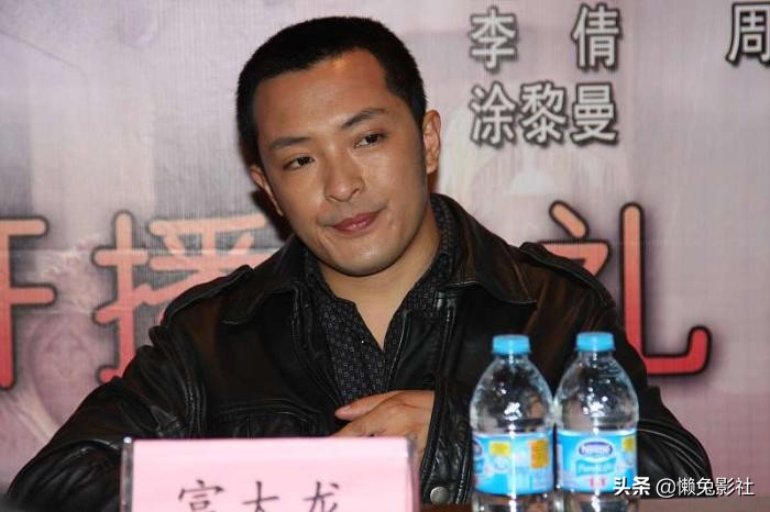 视金钱为粪土的男影帝，对作品要求高，拒绝高