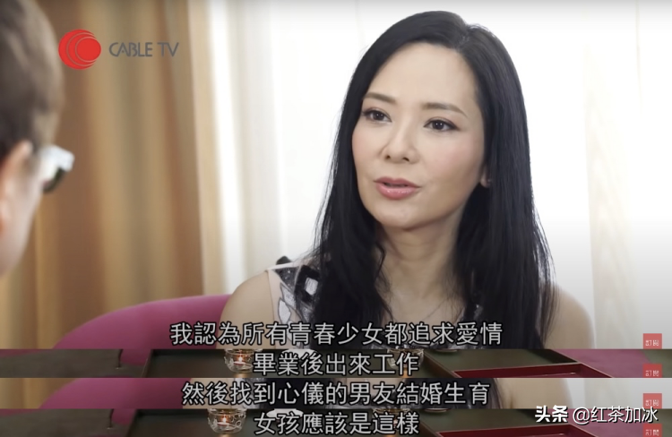 “最丑港姐”胡杏儿与“最美港姐”郭羡妮的相