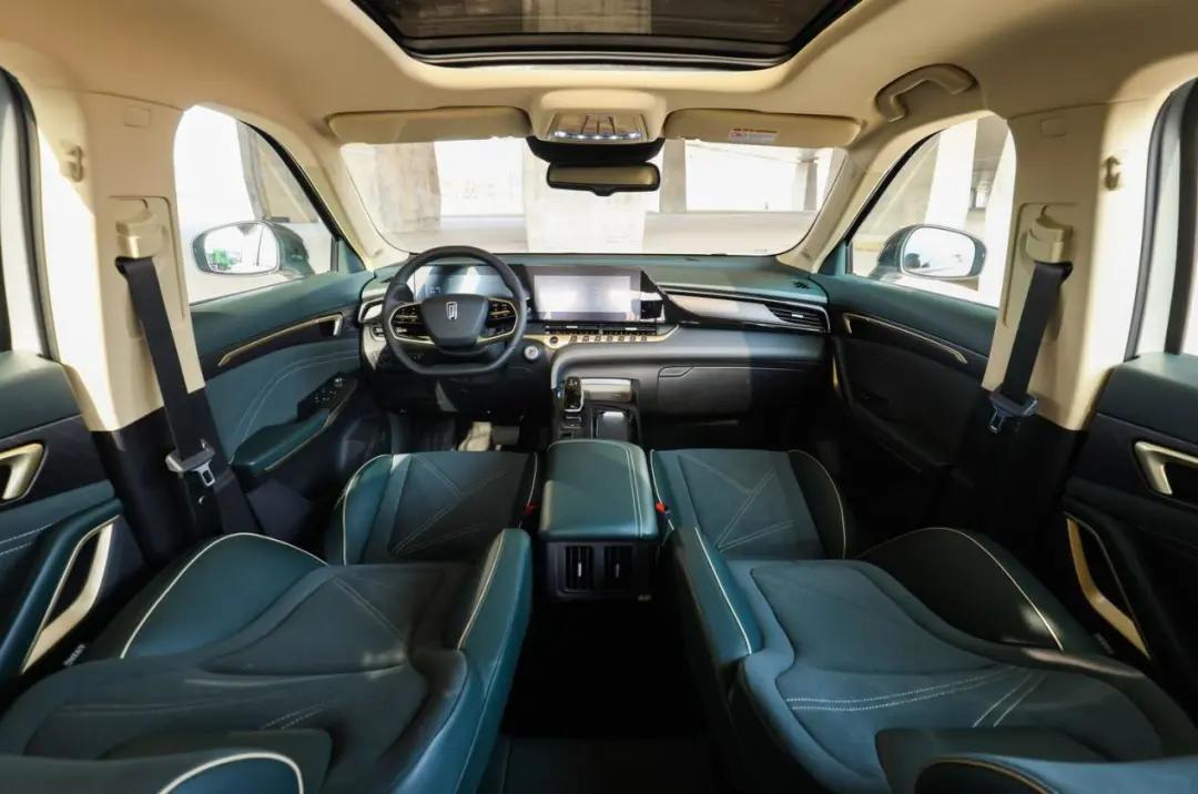 要颜值高？那这款外观靓丽、内饰豪华的10万级SUV值得一看