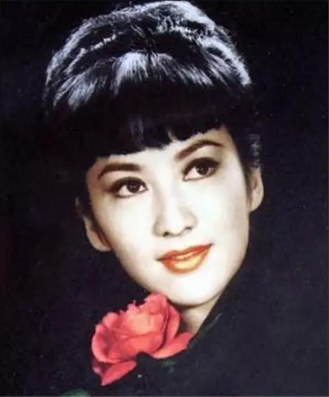 55年前香港老片《审妻》，在内地轰动一时，女主被誉为古典美人  第11张