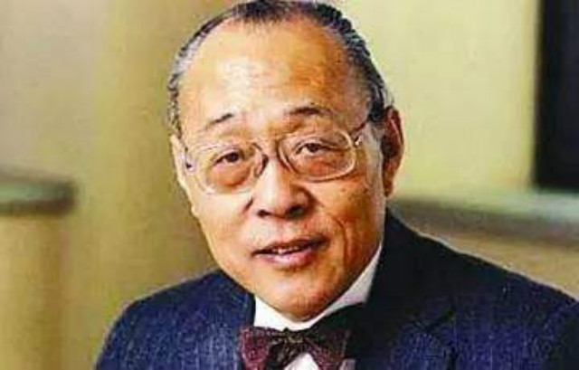 王安悲剧：80年代月赚30亿美元，扼杀微软，失败后隐藏了什么