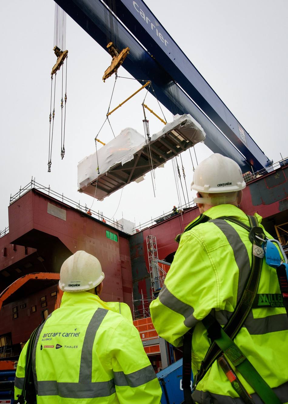 建造进程严重滞后，十六年还泡在水里，印度国