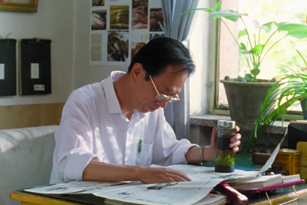 一部23年前底层公务员生活图鉴，成人后才看懂其