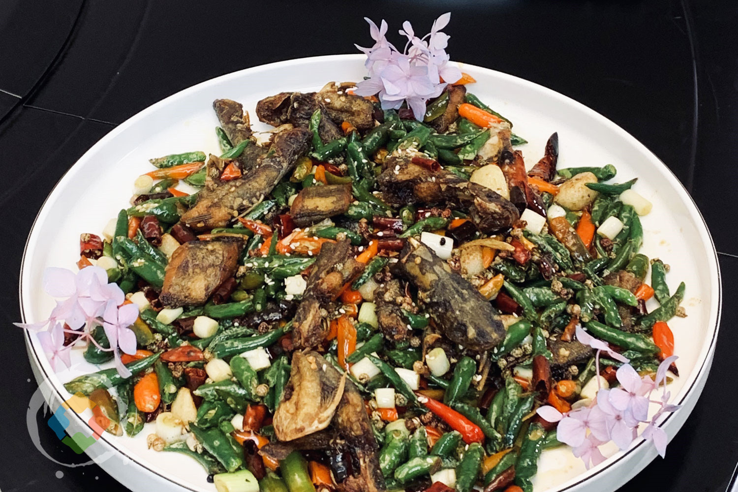 为什么重庆火锅容易导致浪费？菜品种类太多，分量太足