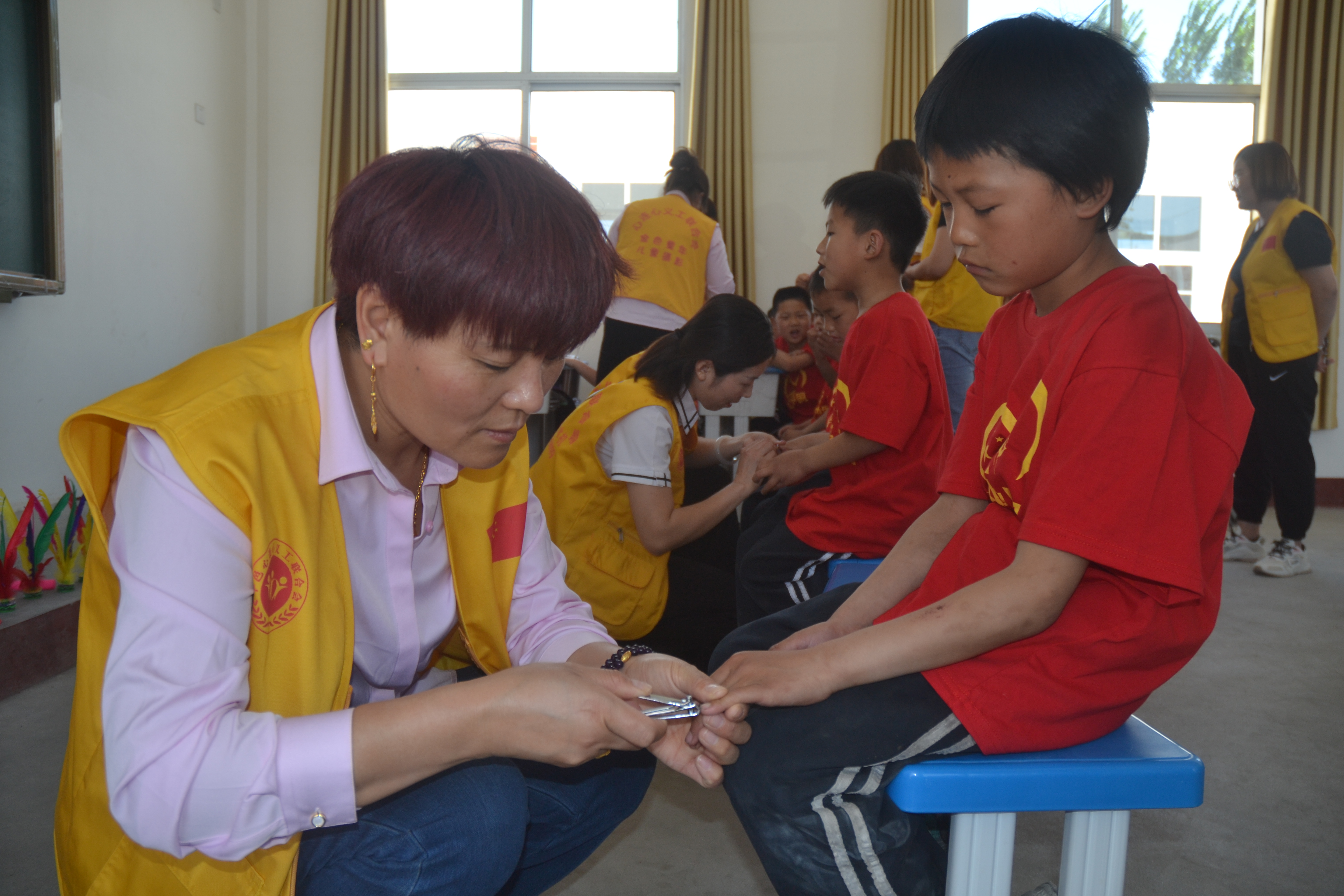 与心相连、为爱陪伴，心连心四海小学庆六一(图8)