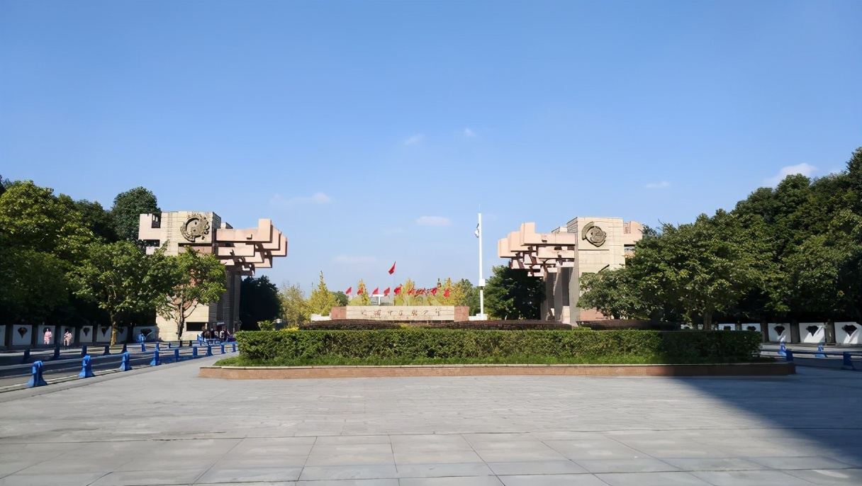首家华为医学智能学院落户四川，不选四川大学，与成中医牵手成功