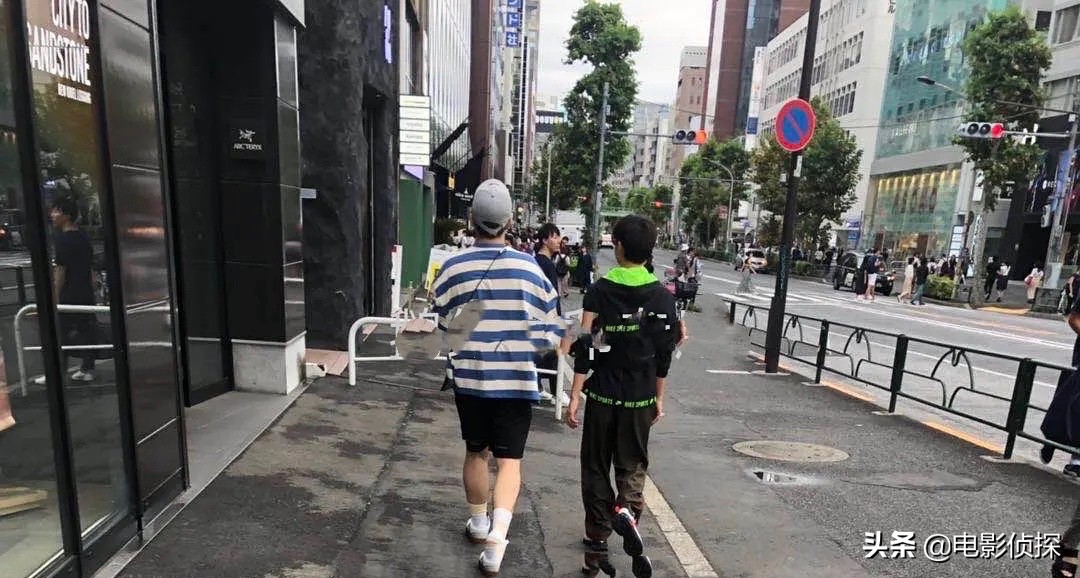 何炅真不经扒，一根藤上七个瓜，牵手照只是冰山一角