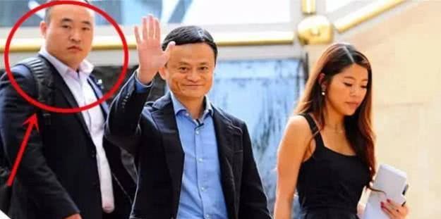 当初给马云“挡抢”的第一保镖现状如何？马云