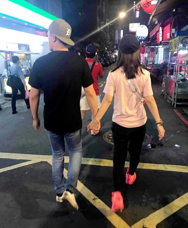 与霍建华当街吵架引婚变猜想，林心如及时回应，护夫行为太明显