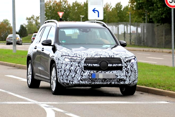 全新奔驰C领衔 奔驰2021年新车看头十足