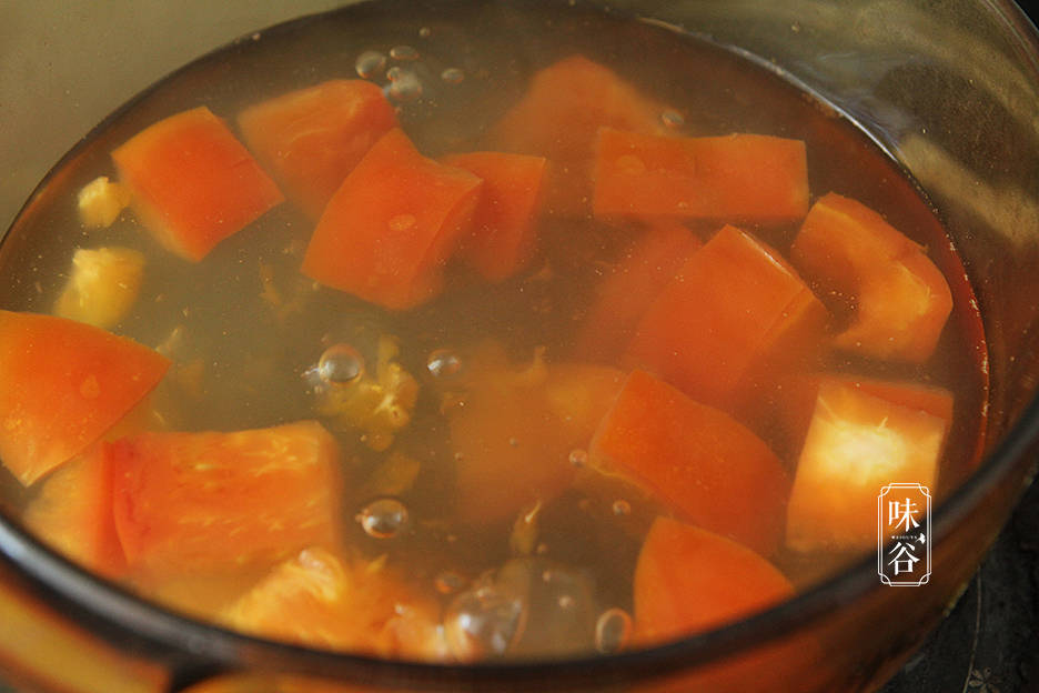 天越熱，這湯越要多喝，做法簡單，清香爽口不油膩，皮膚白嫩水靈