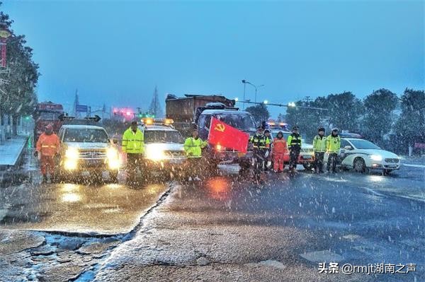 通宵值守，岳阳高速迎来2021年的第一场“除雪保畅战”