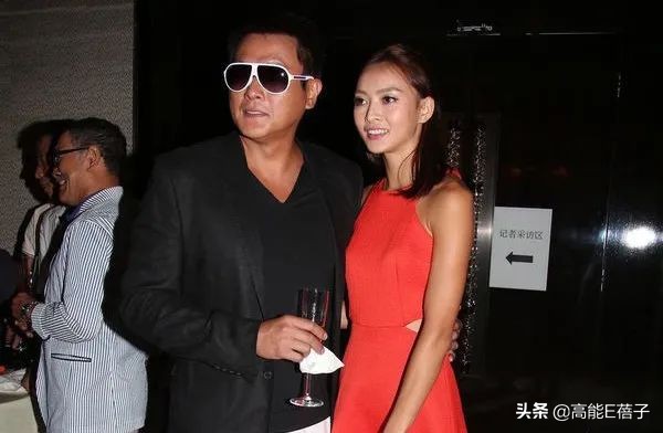 娇妻出轨却爆六年没有夫妻生活？这回他终于心