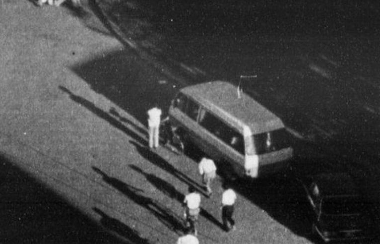 1994年悍匪田明建枪击案纪实：单手换弹夹，对抗上百名军人终被击毙