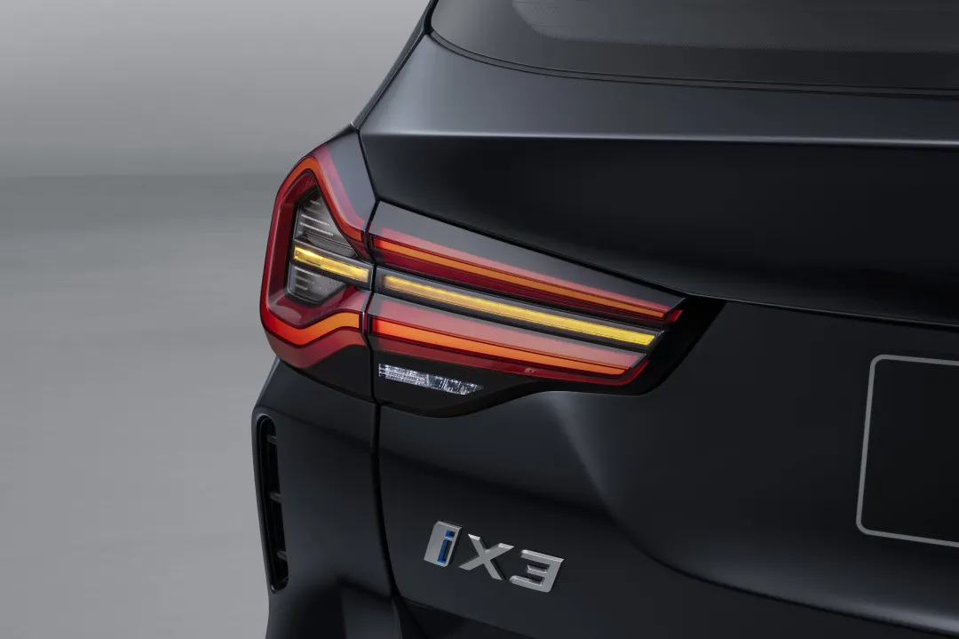 新BMW iX3 | 焕然一新,「i」不释手